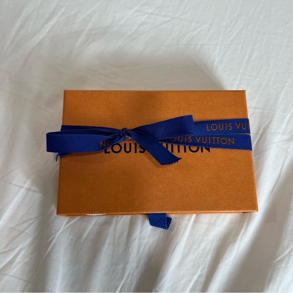 Louis Vuitton Monogram Canvas Key Pouch - Picture 15 of 16